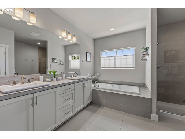 28270 Sw PARIS Ave, Wilsonville, OR 97070