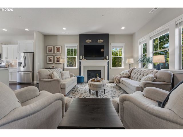 28270 Sw PARIS Ave, Wilsonville, OR 97070