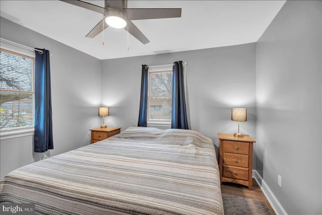 20 W LAUREL RD, Stratford, NJ 08084