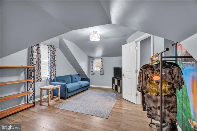 20 W LAUREL RD, Stratford, NJ 08084