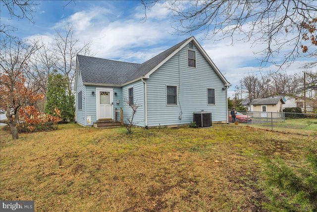 20 W LAUREL RD, Stratford, NJ 08084