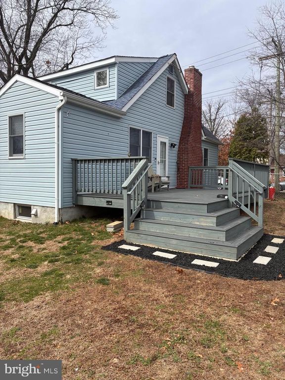20 W LAUREL RD, Stratford, NJ 08084