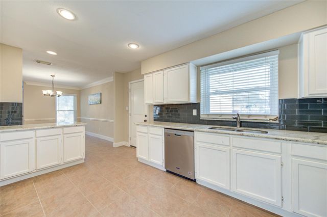 2122 Highland Hills Drive, Sugar Land, TX 77478
