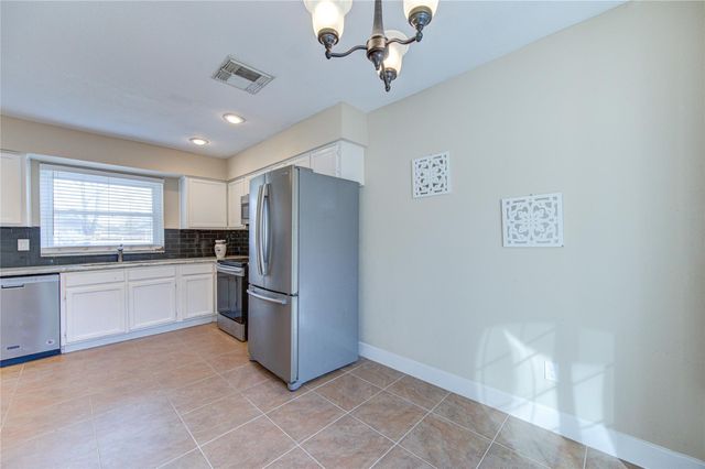 2122 Highland Hills Drive, Sugar Land, TX 77478