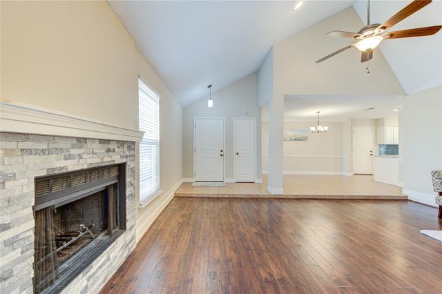 2122 Highland Hills Drive, Sugar Land, TX 77478