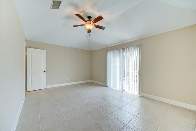 2122 Highland Hills Drive, Sugar Land, TX 77478