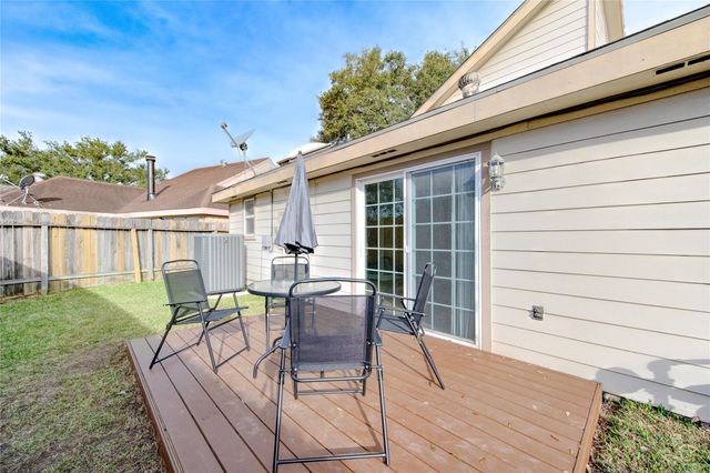 2122 Highland Hills Drive, Sugar Land, TX 77478