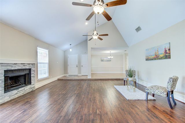 2122 Highland Hills Drive, Sugar Land, TX 77478