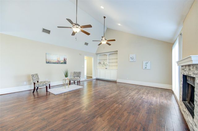 2122 Highland Hills Drive, Sugar Land, TX 77478