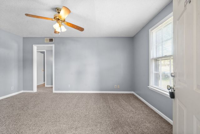 344 Dupuis Dr Apt B, Clarksville, TN 37042