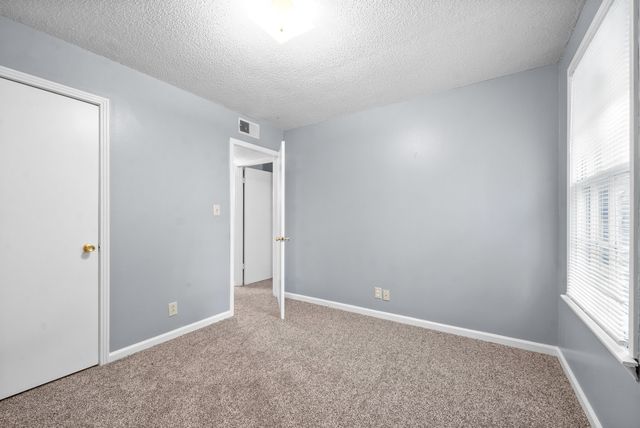 344 Dupuis Dr Apt B, Clarksville, TN 37042