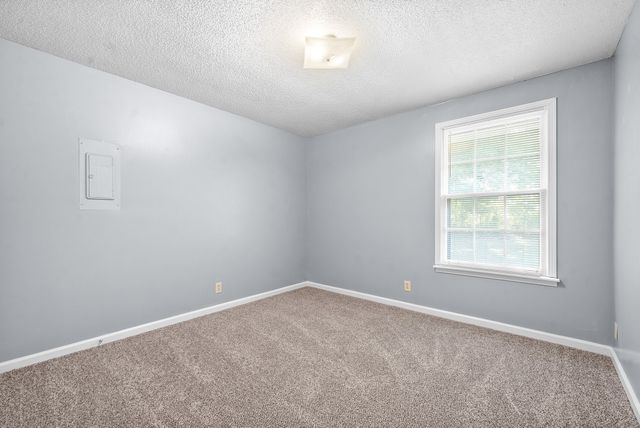 344 Dupuis Dr Apt B, Clarksville, TN 37042