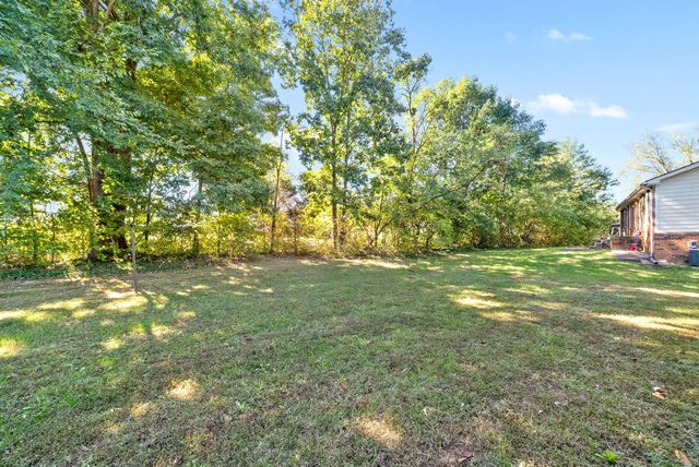 344 Dupuis Dr Apt B, Clarksville, TN 37042