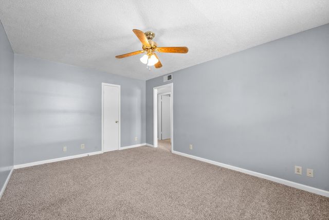 344 Dupuis Dr Apt B, Clarksville, TN 37042