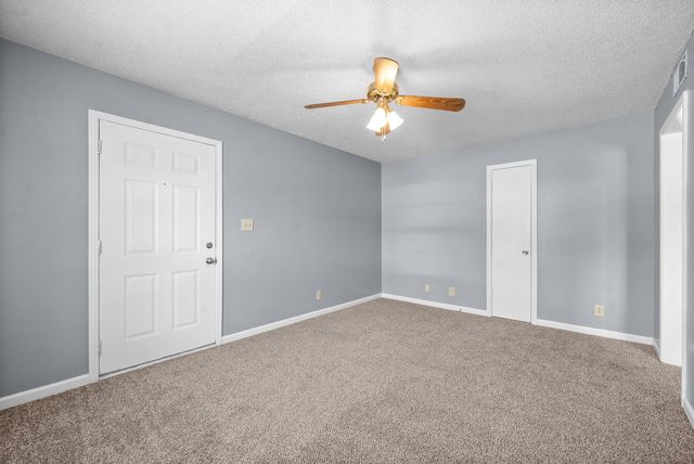 344 Dupuis Dr Apt B, Clarksville, TN 37042