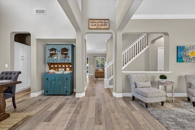 1943 N Douglas Avenue, Clovis, CA 93619