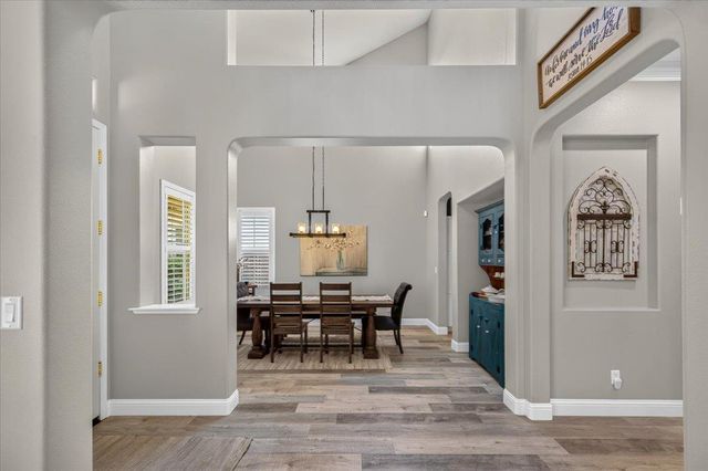 1943 N Douglas Avenue, Clovis, CA 93619