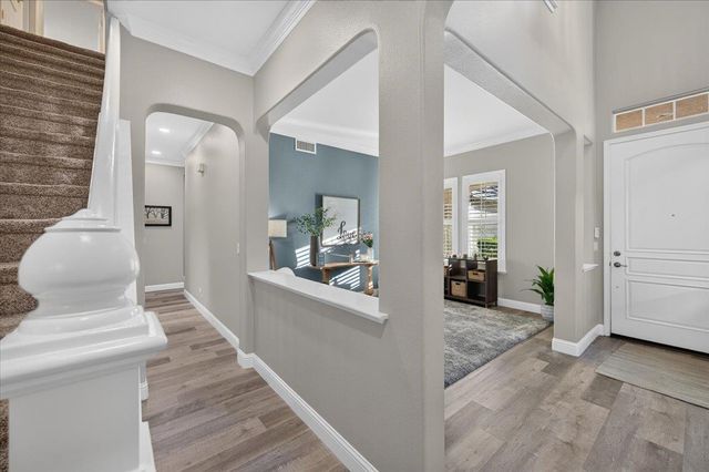 1943 N Douglas Avenue, Clovis, CA 93619