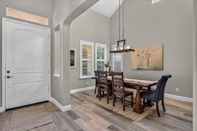 1943 N Douglas Avenue, Clovis, CA 93619