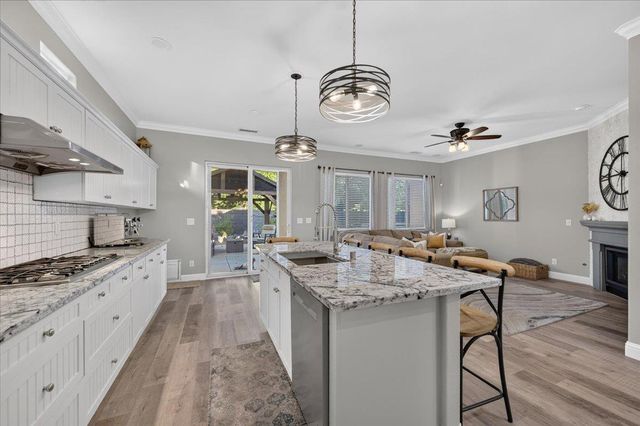 1943 N Douglas Avenue, Clovis, CA 93619