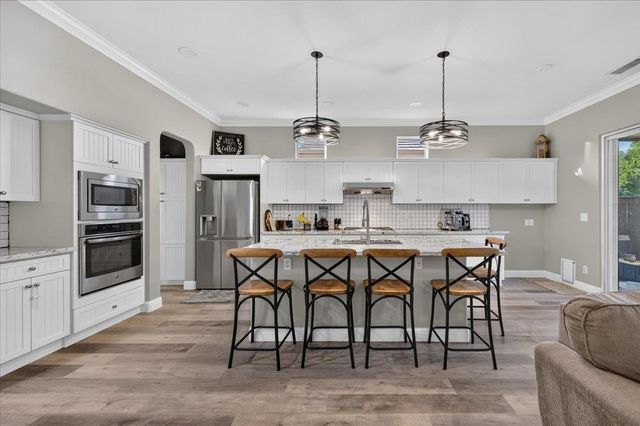 1943 N Douglas Avenue, Clovis, CA 93619
