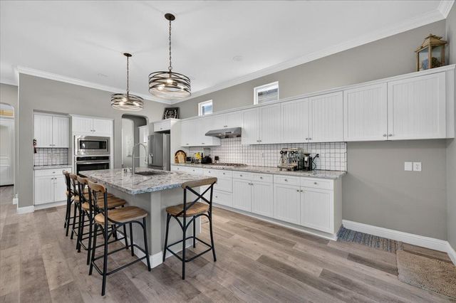 1943 N Douglas Avenue, Clovis, CA 93619