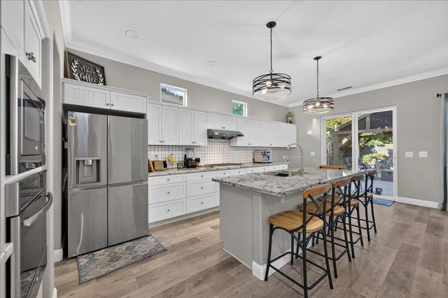 1943 N Douglas Avenue, Clovis, CA 93619