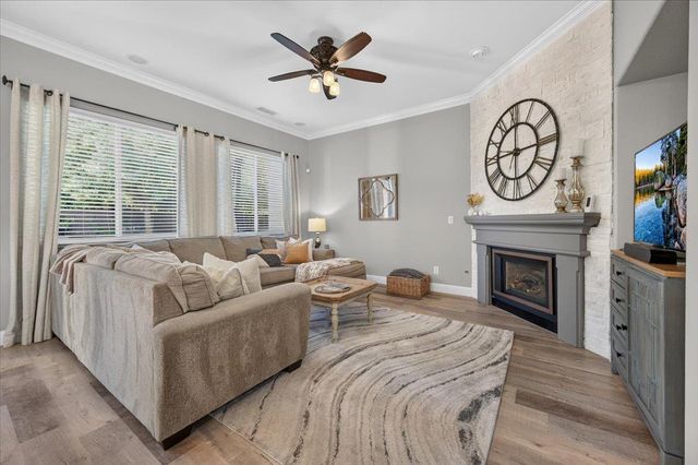 1943 N Douglas Avenue, Clovis, CA 93619