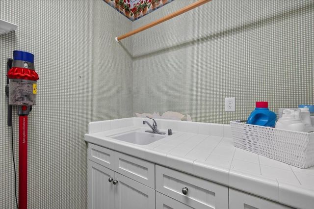 1943 N Douglas Avenue, Clovis, CA 93619
