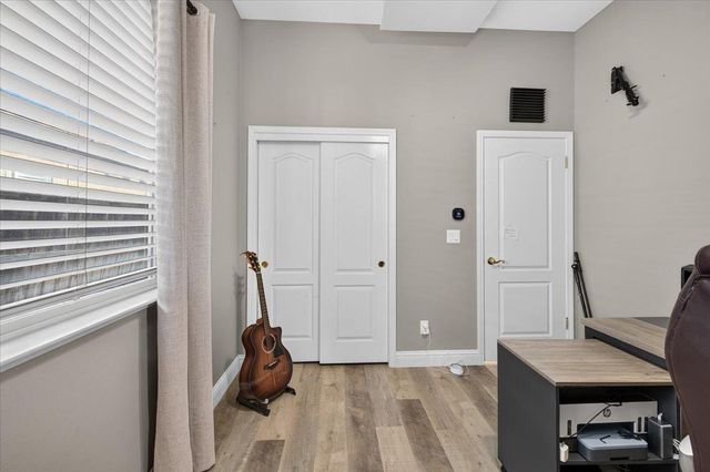 1943 N Douglas Avenue, Clovis, CA 93619