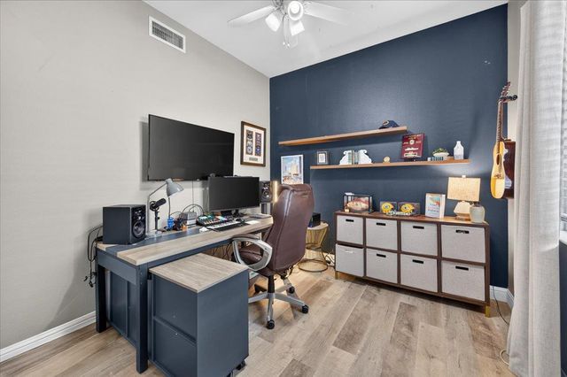 1943 N Douglas Avenue, Clovis, CA 93619