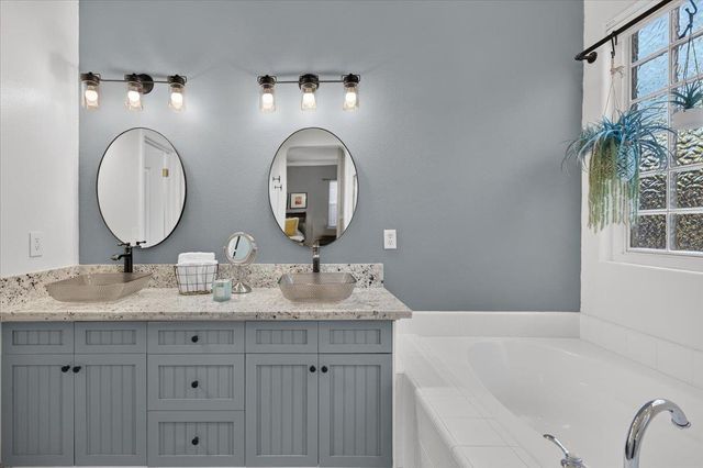 1943 N Douglas Avenue, Clovis, CA 93619