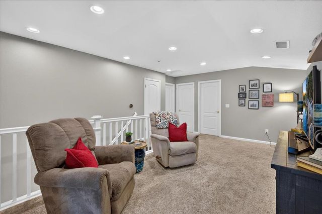 1943 N Douglas Avenue, Clovis, CA 93619
