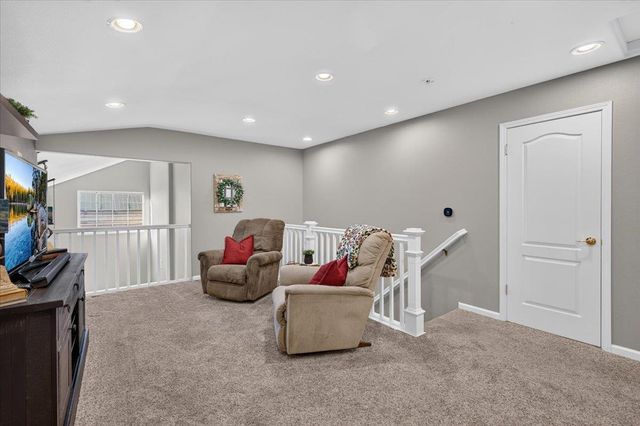 1943 N Douglas Avenue, Clovis, CA 93619