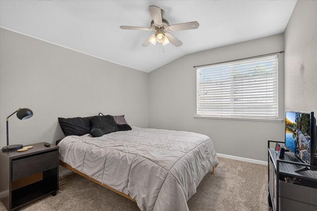 1943 N Douglas Avenue, Clovis, CA 93619