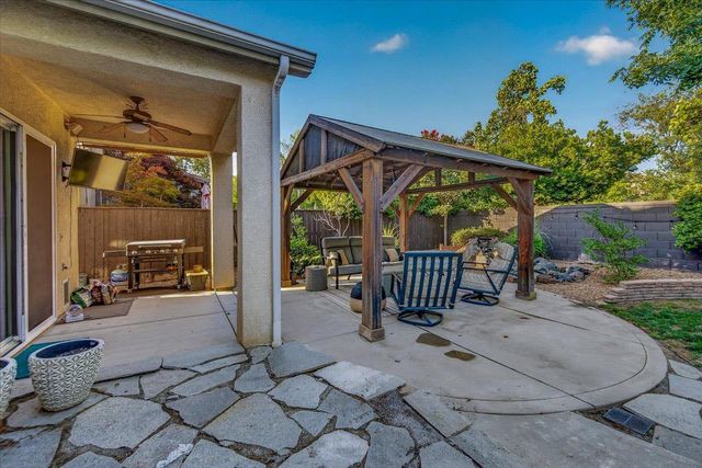 1943 N Douglas Avenue, Clovis, CA 93619