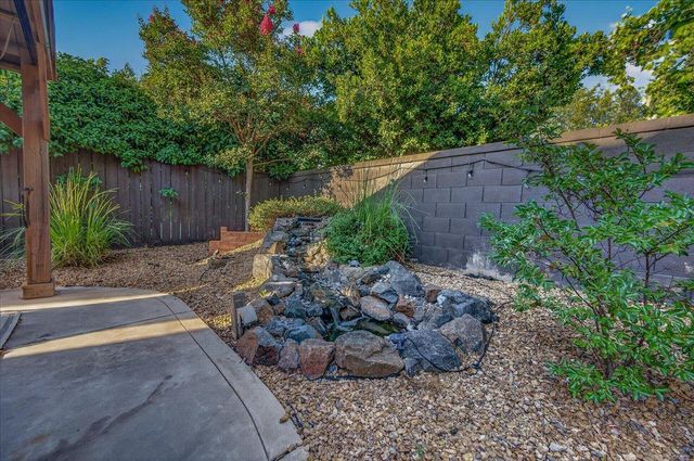 1943 N Douglas Avenue, Clovis, CA 93619
