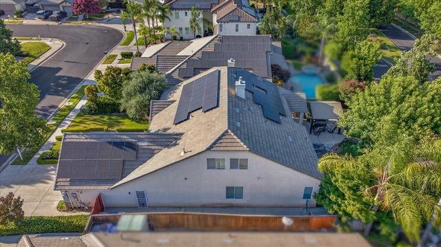 1943 N Douglas Avenue, Clovis, CA 93619