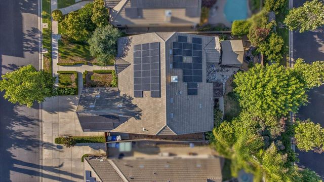 1943 N Douglas Avenue, Clovis, CA 93619
