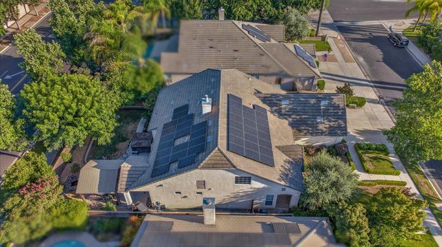 1943 N Douglas Avenue, Clovis, CA 93619