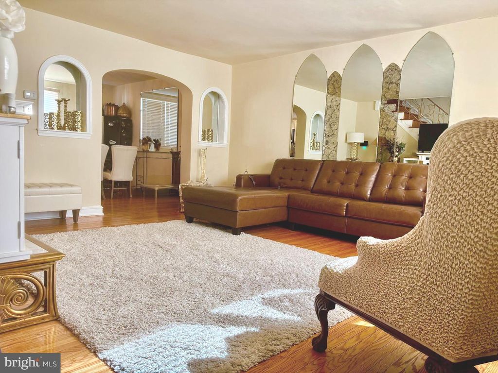 426 E SLOCUM ST E, PHILADELPHIA, PA 19119 — photo 2