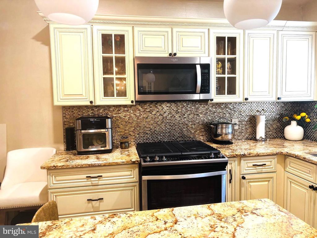 426 E SLOCUM ST E, PHILADELPHIA, PA 19119 — photo 3