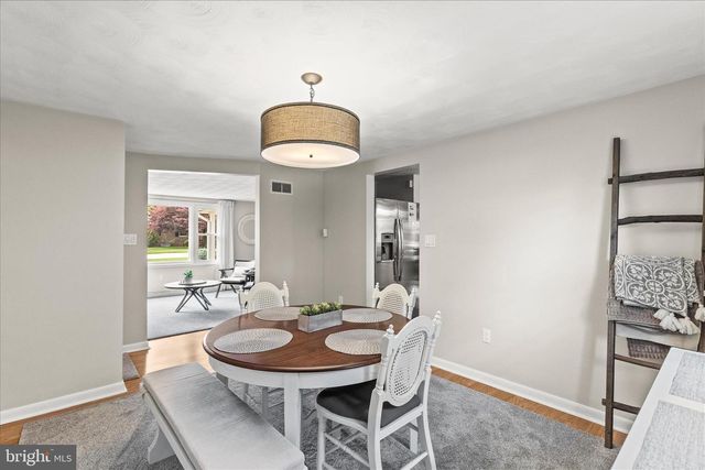 3126 SKYLIGHT DR E, York, PA 17402