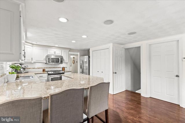 3126 SKYLIGHT DR E, York, PA 17402