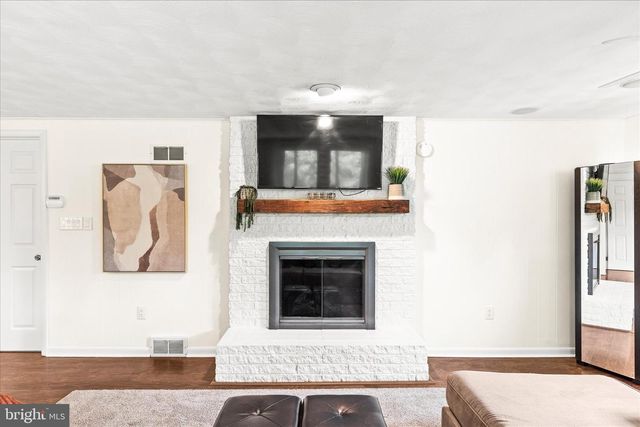 3126 SKYLIGHT DR E, York, PA 17402