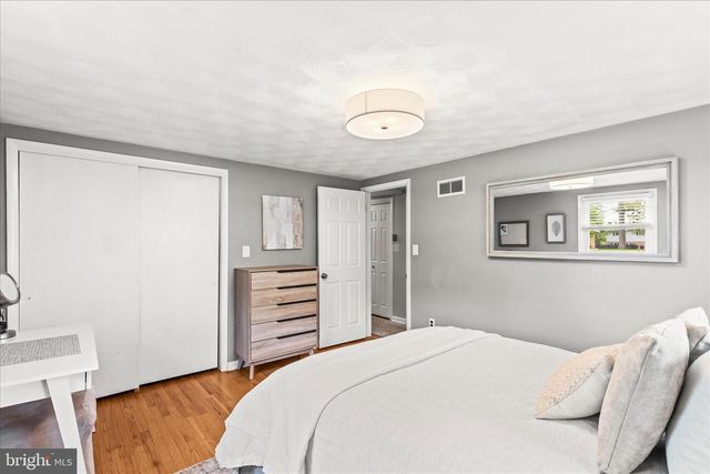 3126 SKYLIGHT DR E, York, PA 17402