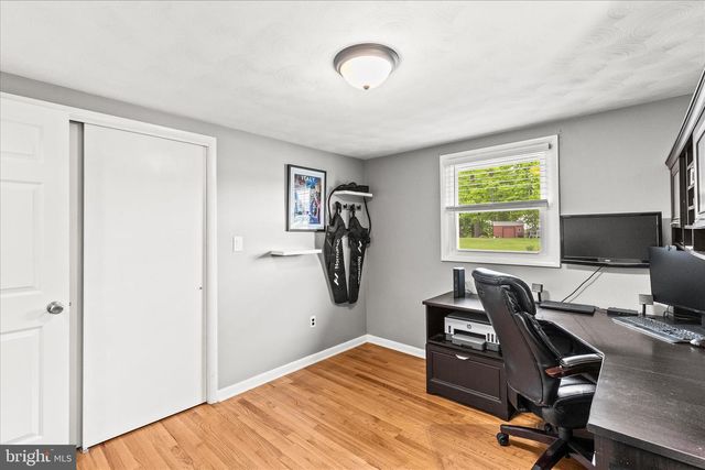 3126 SKYLIGHT DR E, York, PA 17402