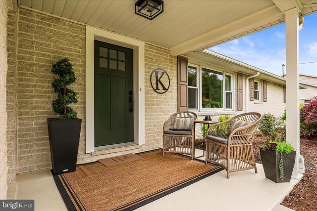 3126 SKYLIGHT DR E, York, PA 17402