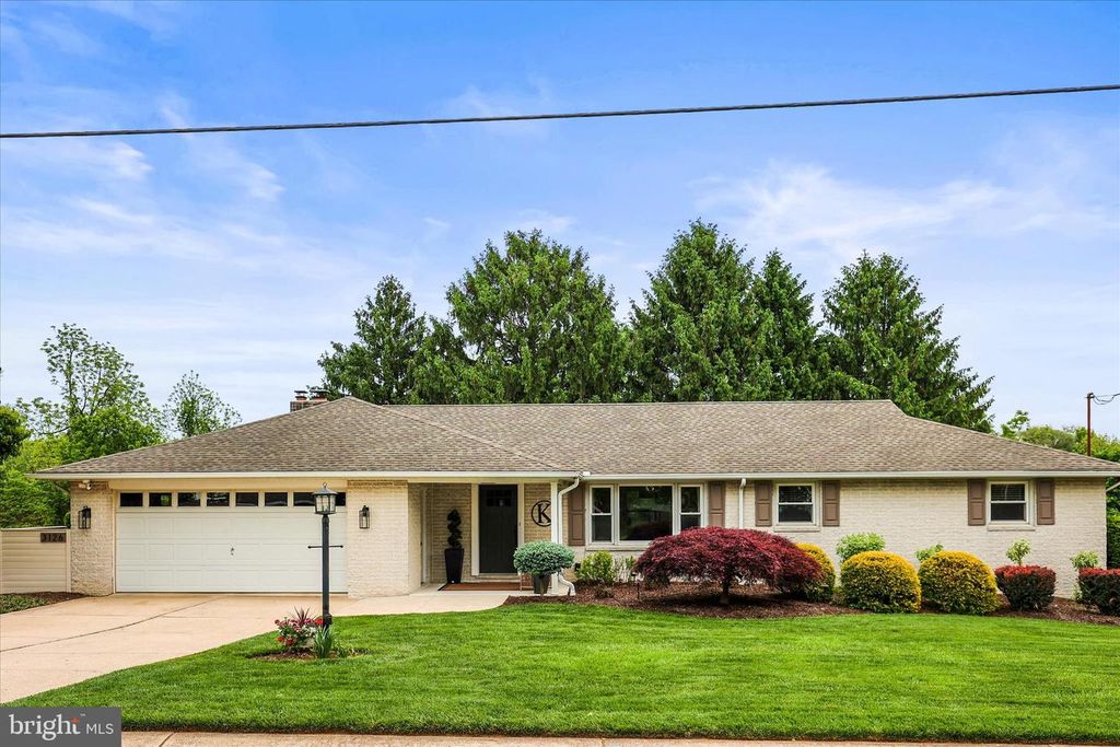 3126 SKYLIGHT DR E, York, PA 17402