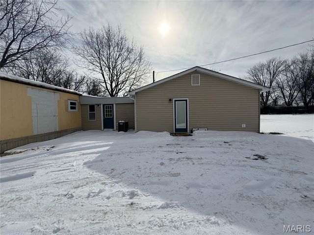 26147 N Carol Street, Warrenton, MO 63383